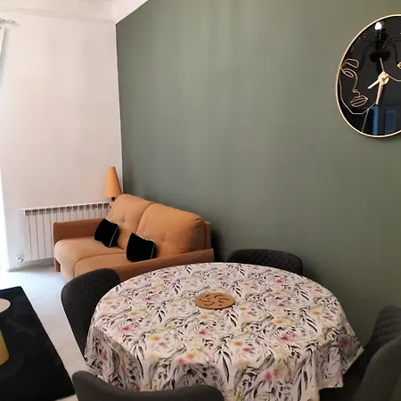 Апартаменти Casa Bomboloni Centro Storico Ла-Спеція